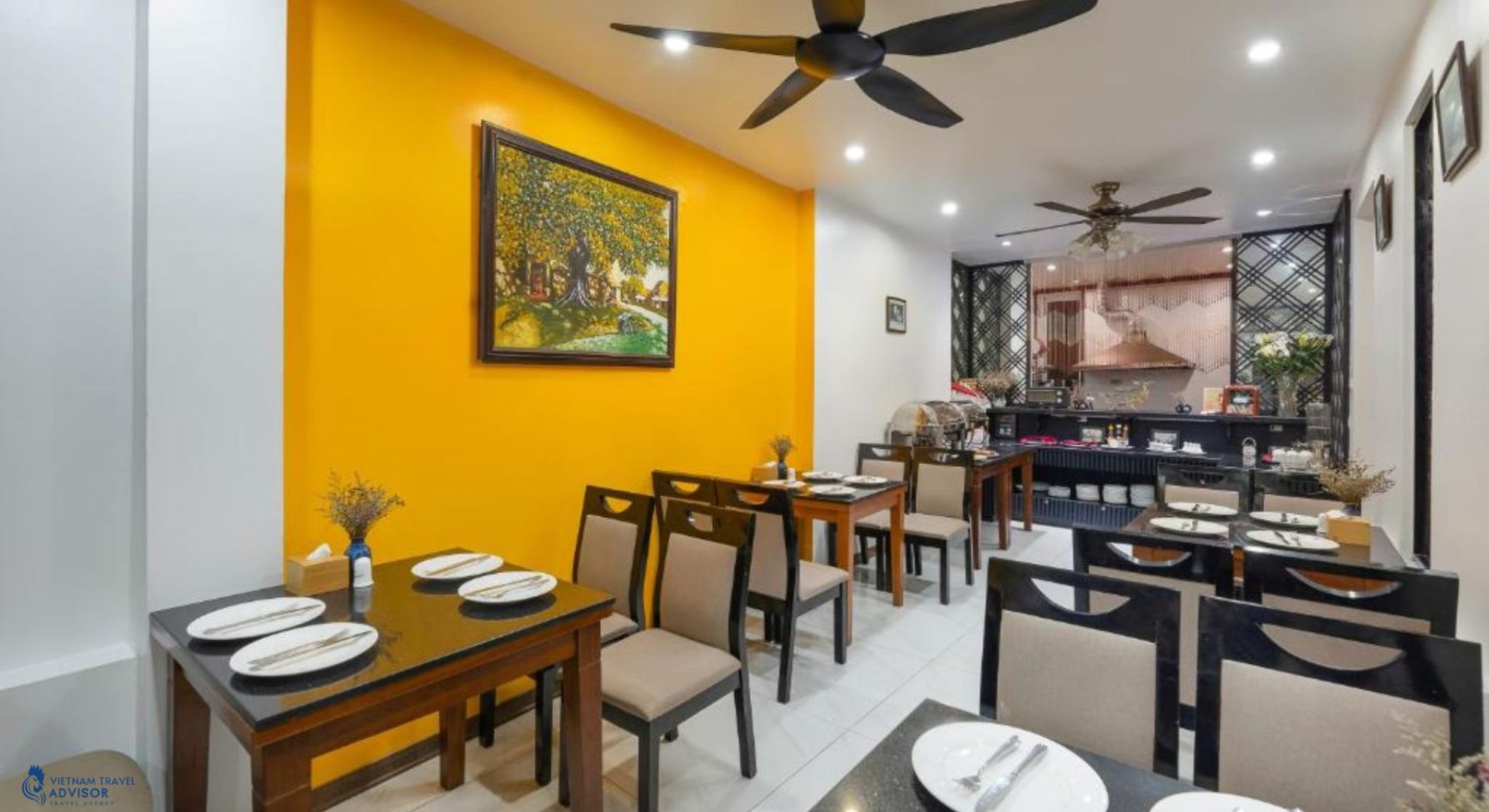 (Dining area – StarLight Boutique Hotel)