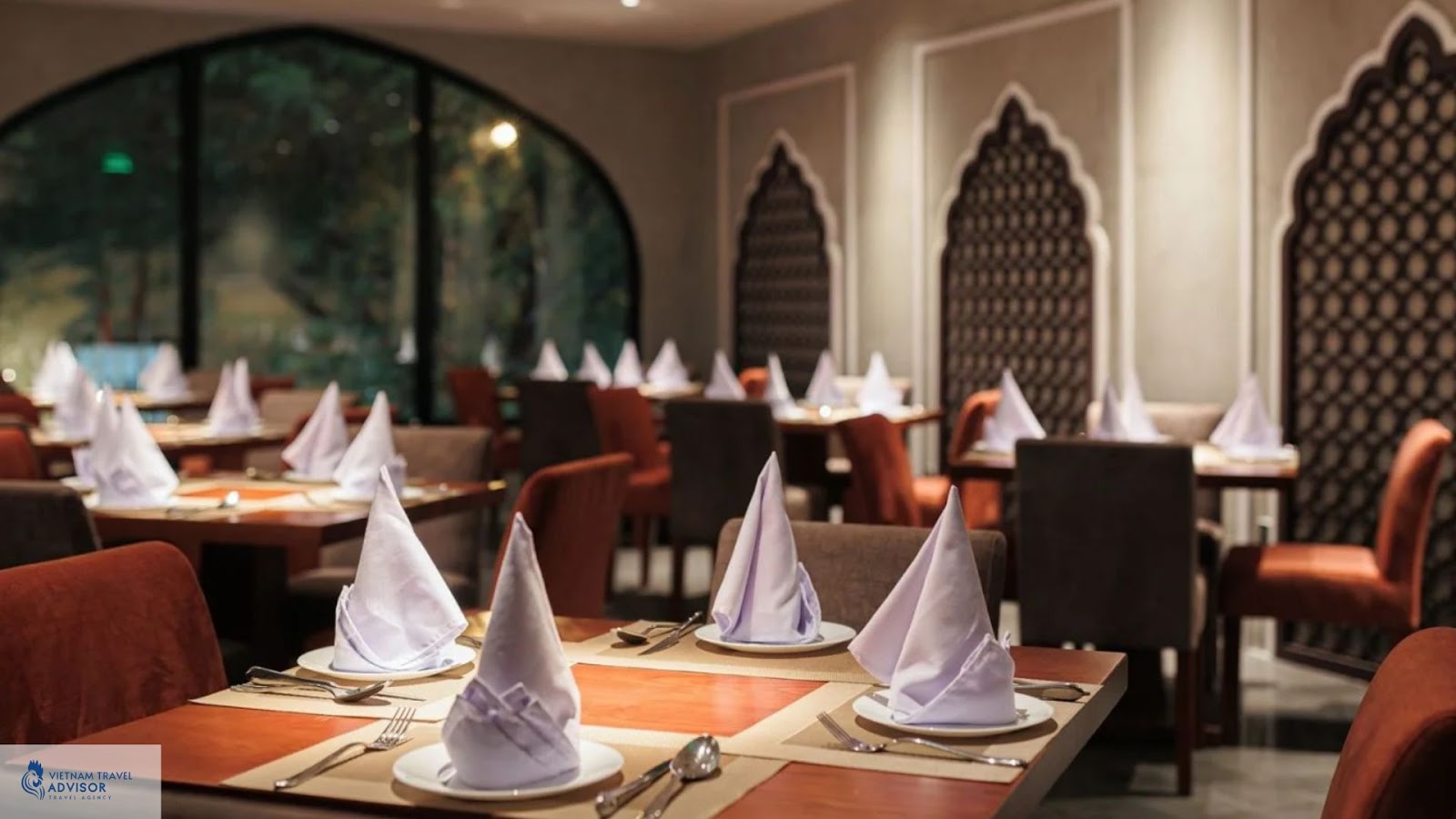 (Interior of Tandoor Vietnam)